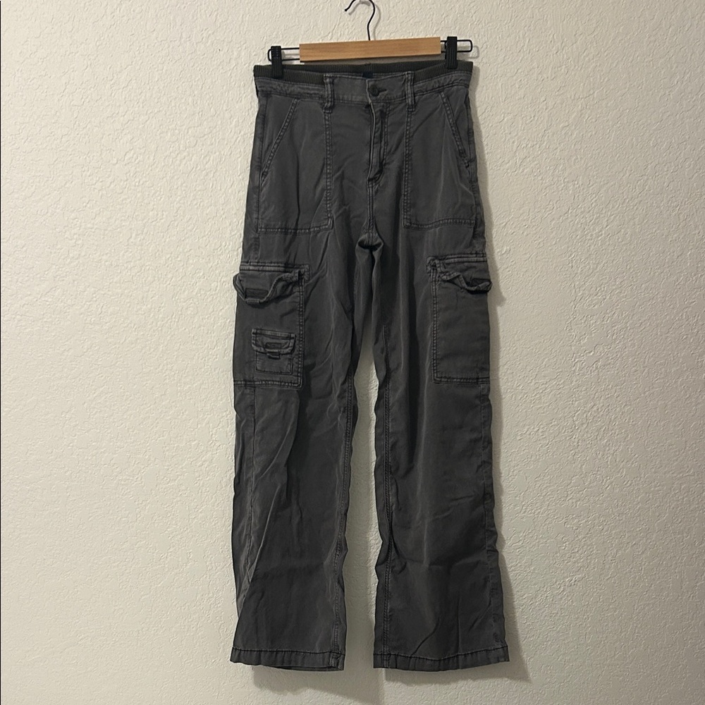American Eagle Women’s Gray Cargo Pants 0 R
